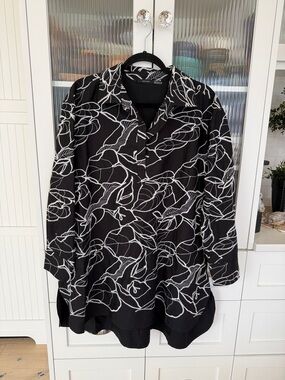 Natori Black Button-Down Shirt with White Floral Line Print